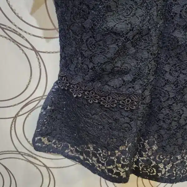 شومیز گیپور دانتل زنانه آستین کوتاه آستردار مشکی 8035 SIS