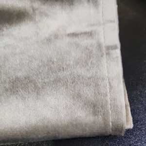 رانر رومیزی مخمل برند توکان رنگ خاکستری نقره ای 524630 TUKAN