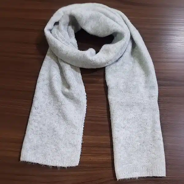 شال نگین دار پشمی لطیف طوسی بسیار شیک برند آی ام تحت لیسانس آلمان I am 108423