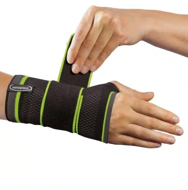 مچ بند آتل دار طبی ورزشی دست راست برند سنسی پلاست آلمان 377435 Sensiplast