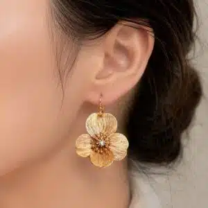 گوشواره زنانه گل طلایی برجسته برند آی ام تحت لیسانس آلمان 067281 I AM